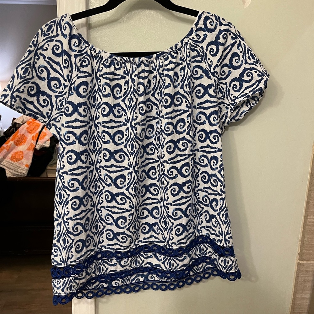 Vineyard vines top